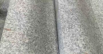 安徽芙蓉白S型拉丝面路沿石