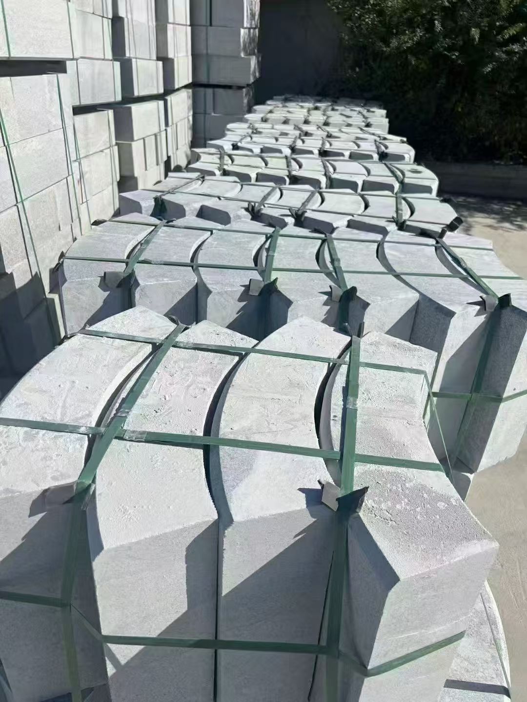 安徽 芝麻灰弧形路沿石