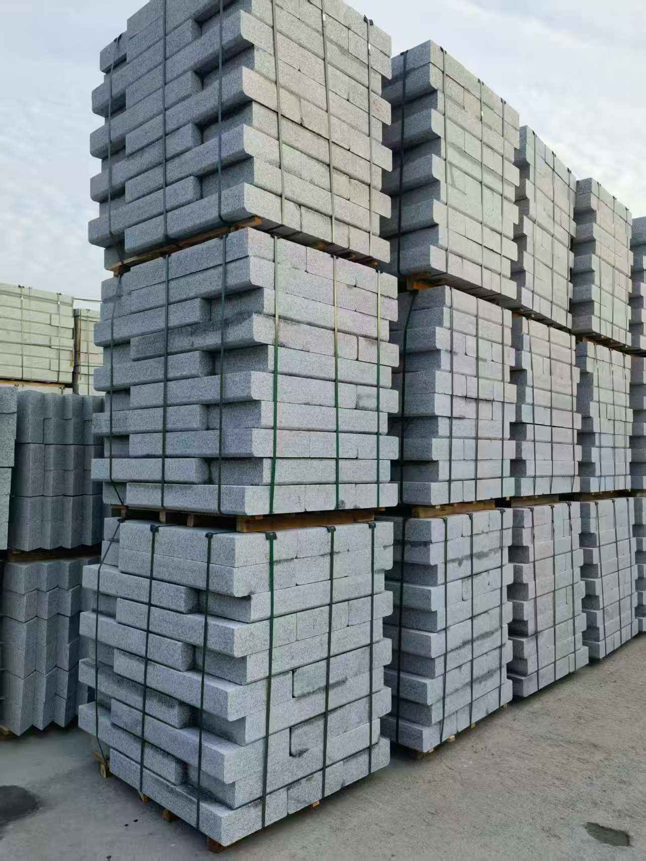 安徽 路沿石（路侧石），颜色一致，尺寸标准