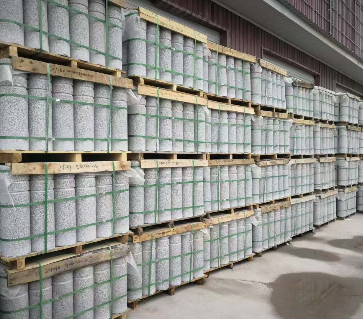 安徽 芝麻白挡车柱、阻车桩、隔离柱