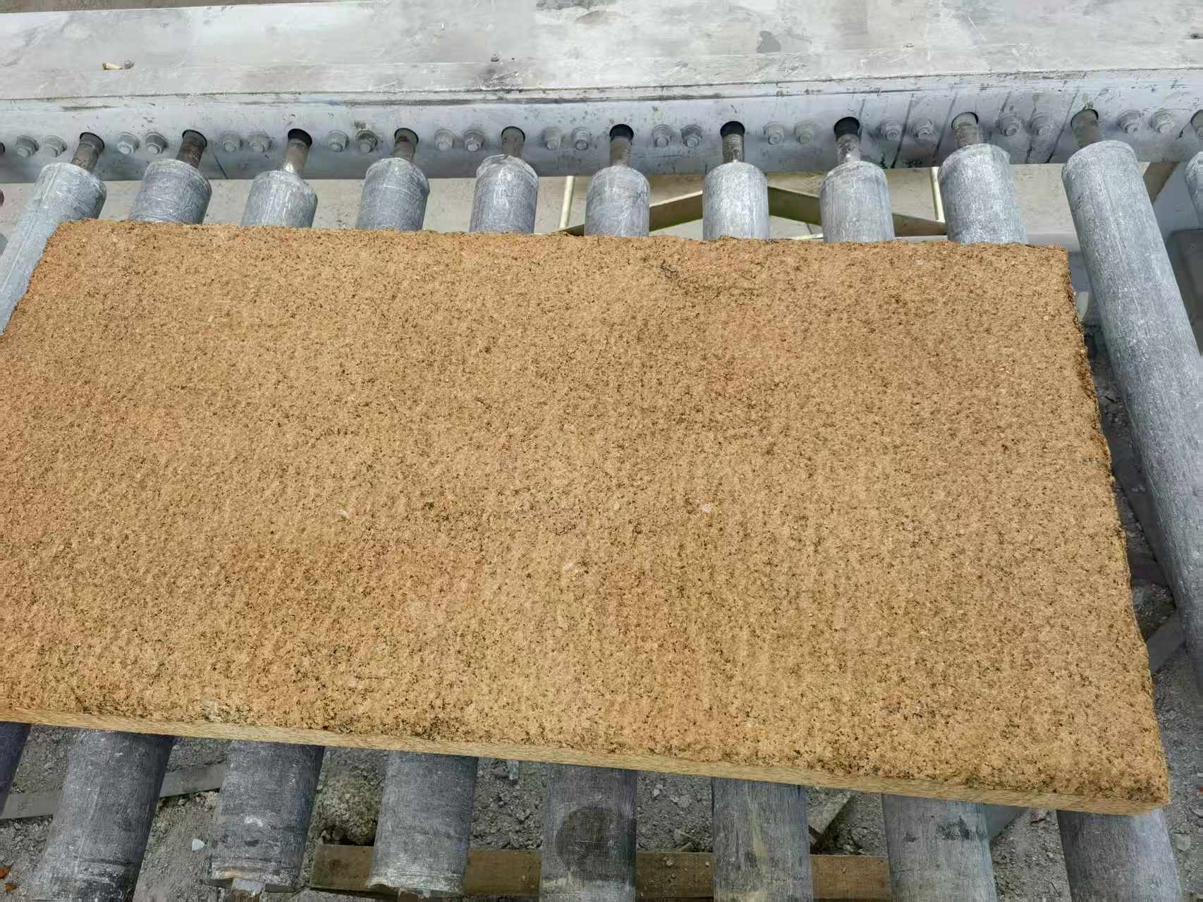 安徽 菠萝面老石板，做旧仿古石，流水线生产加工