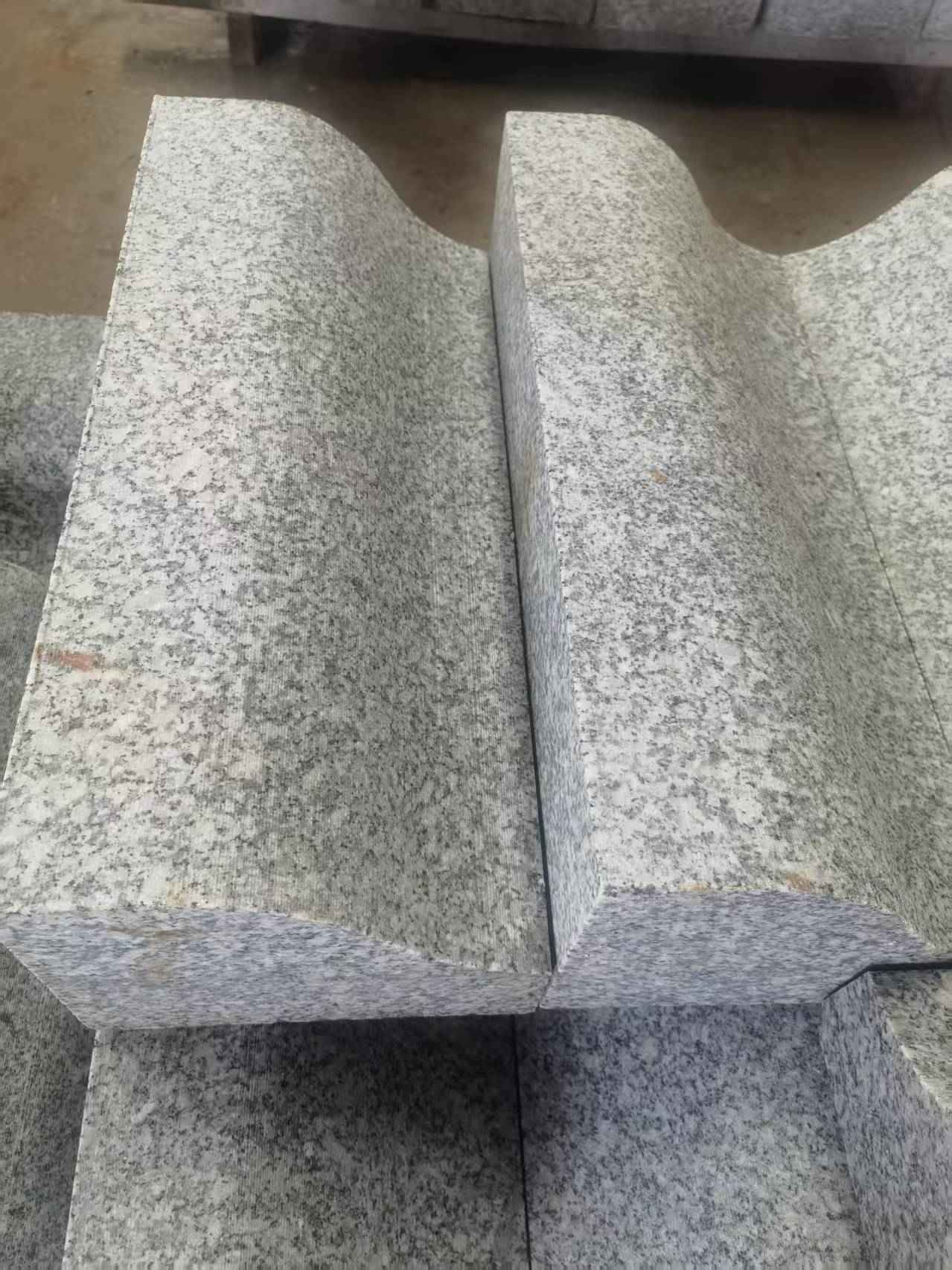 安徽芙蓉白S型拉丝面路沿石